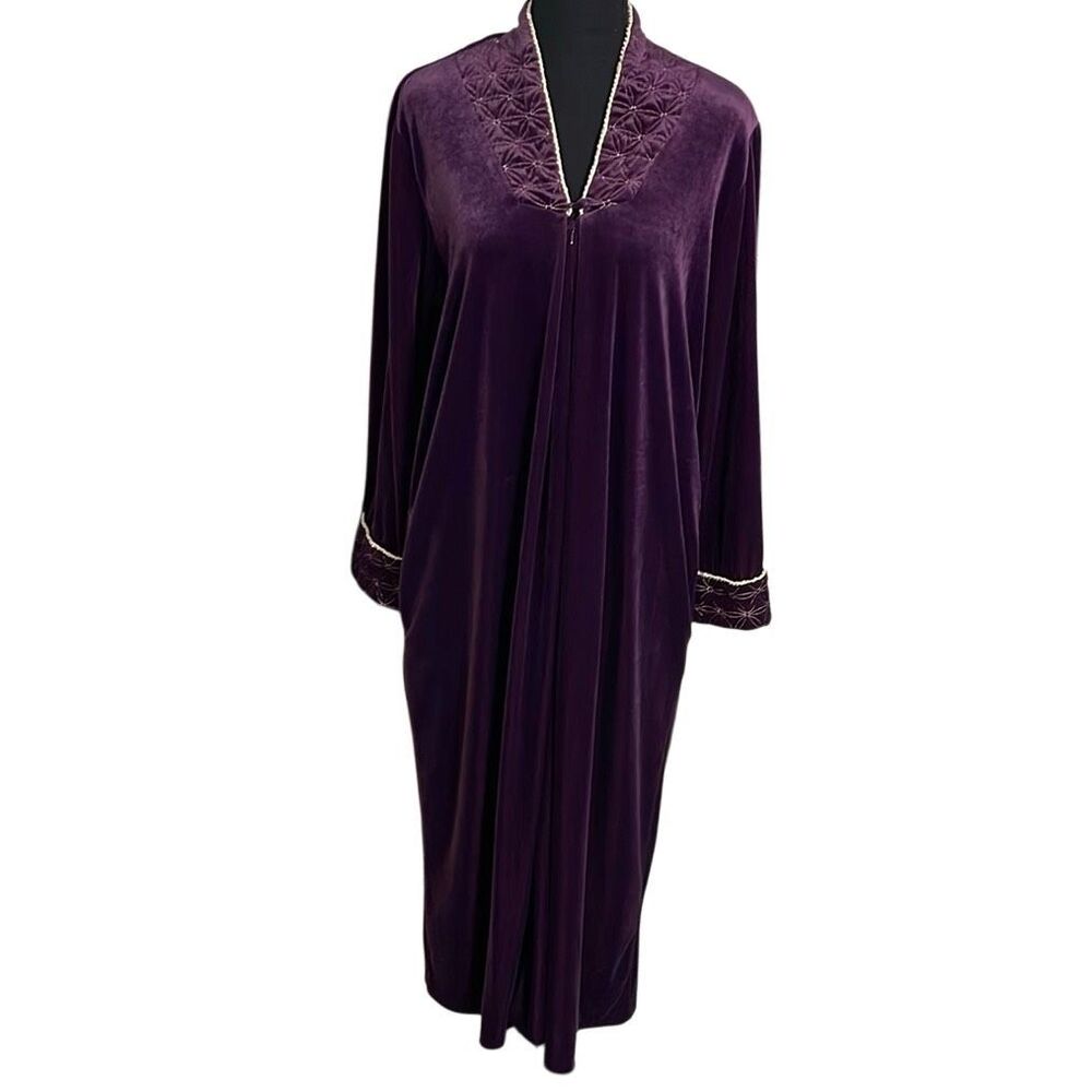 Vintage Jasmine Rose Velour Long Robe size medium